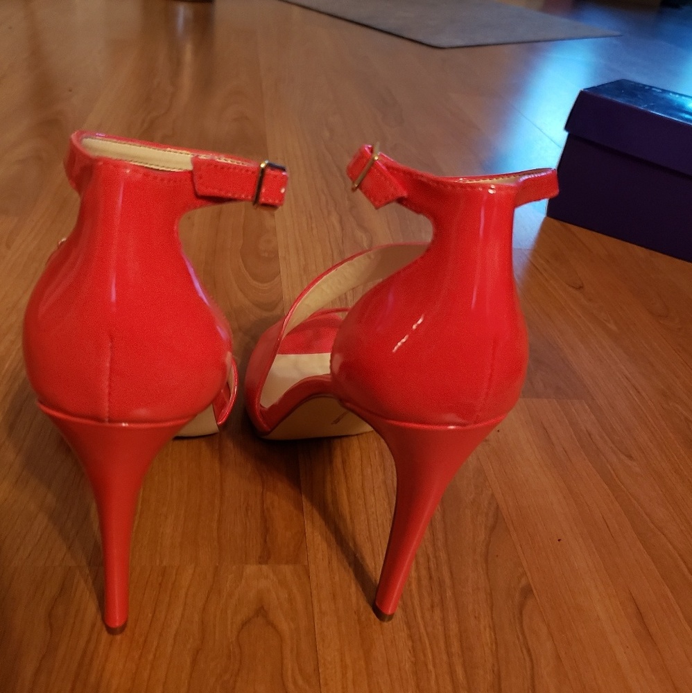 Shoes - Picture 3 of 7